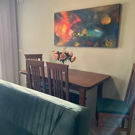Apartment Staycation, Center With Balcony Tirana