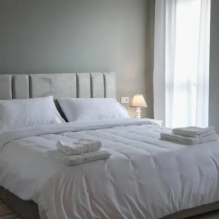 Appartement Staycation, Center With Balcony Tirana