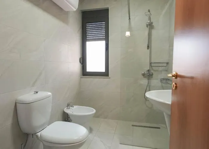 Staycation, Center With Balcony Apartament Tirana